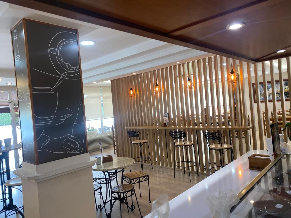 Hostal Restaurante Rio Ubierna Quintanilla-Vivar ภายนอก รูปภาพ